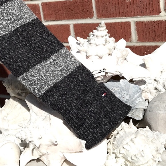 NWOT Tommy Hilfiger Light Grey and Dark Grey Striped Hooded Sweater Size Medium - Picture 5 of 15